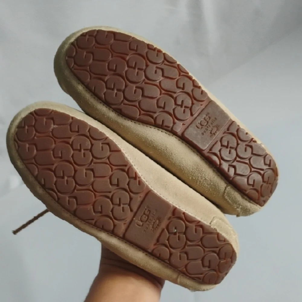 UGG Cream Moccasins with Plush Lining Soft Comfortable Slide Slippers Loafer